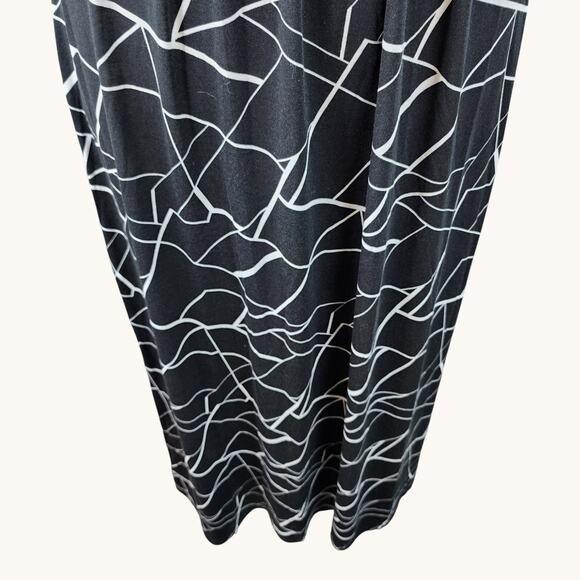 NWT Woosea Women’s XL Maxi Dress Black Geometric Sleeveless Crossover Neckline - Picture 8 of 11